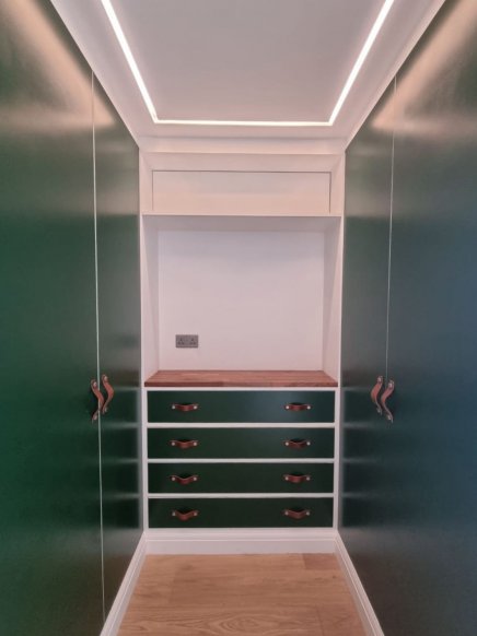 Bespoke Wardrobe - SE1